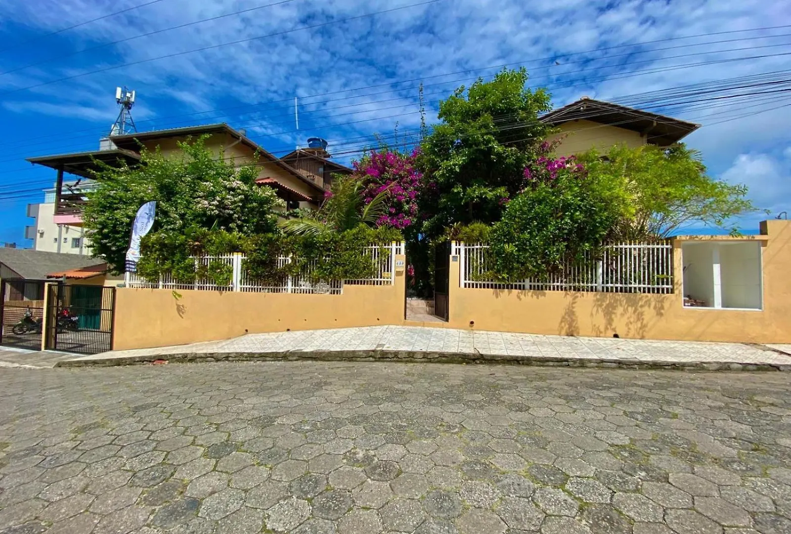 6 - Apartamento De 02 Quartos Com Jacuzzi Em Bombas Bombinhas