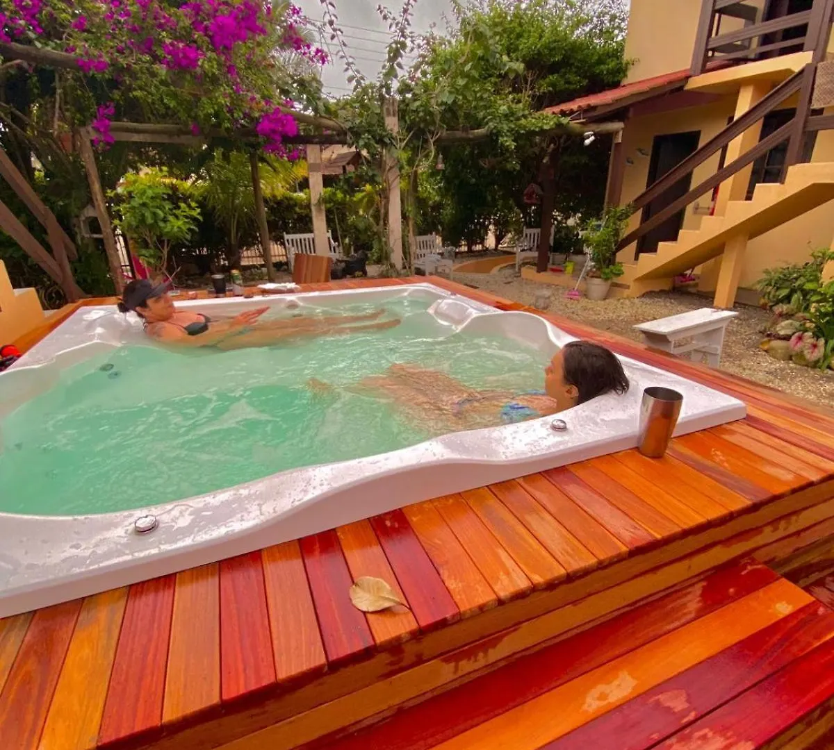6 - Apartamento De 02 Quartos Com Jacuzzi Em Bombas Bombinhas 0*,  Brésil